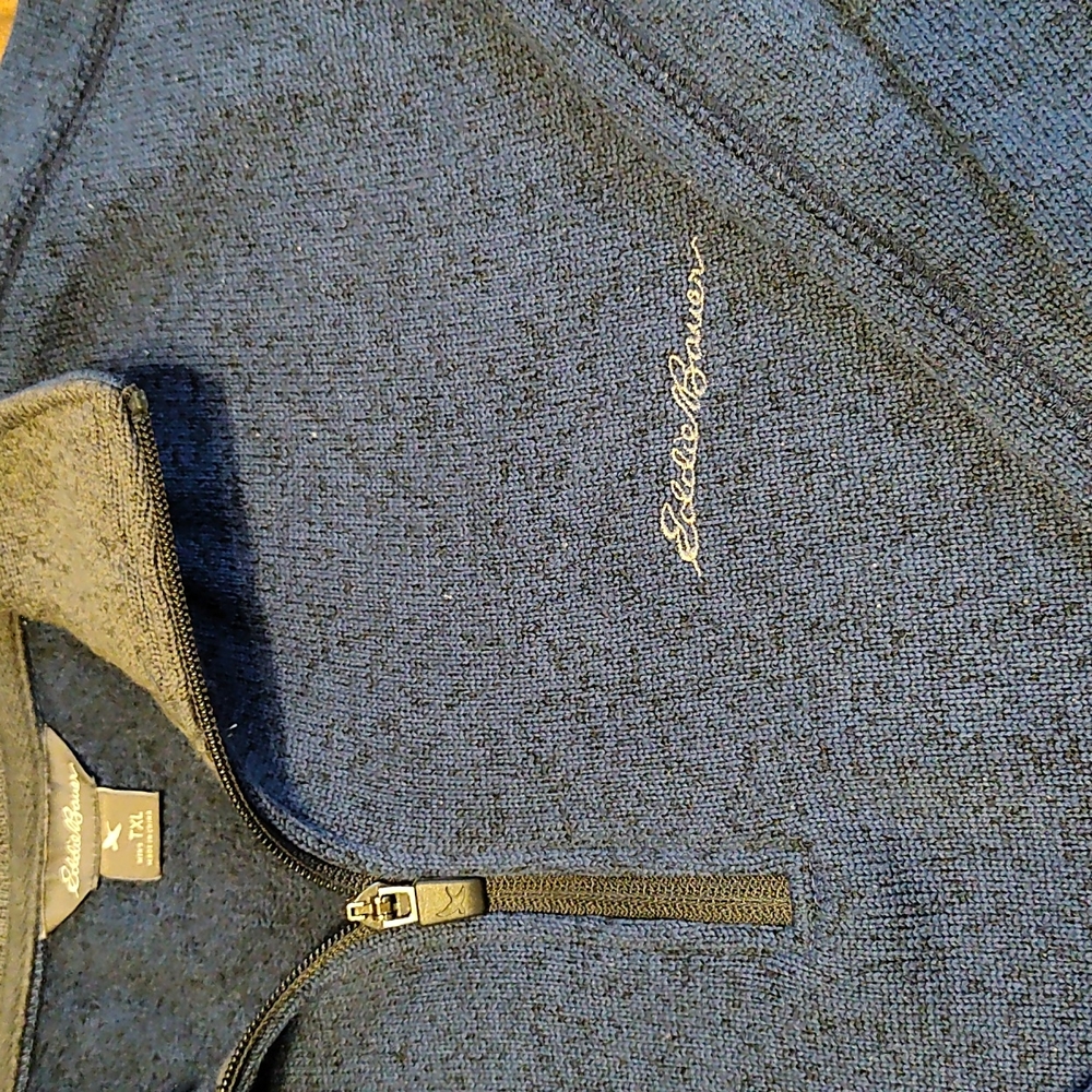 Pullover - Picture 3 of 3